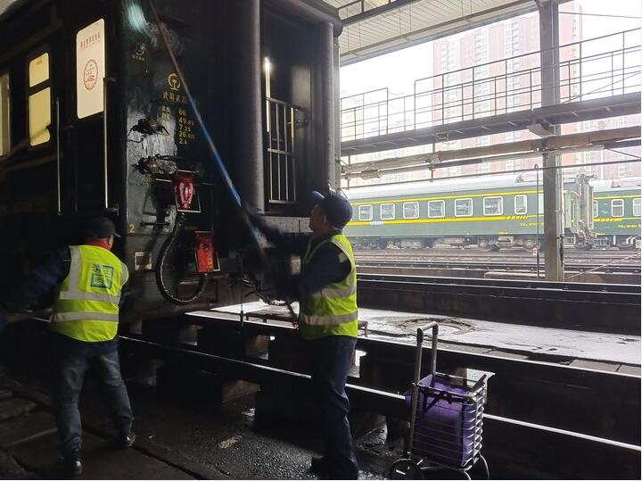 火車(chē)清洗現(xiàn)場(chǎng)實(shí)拍