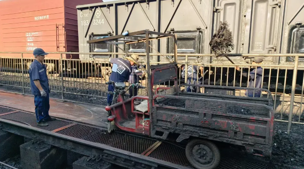 江岸車(chē)輛段項(xiàng)目組夏日奮戰(zhàn)紀(jì)實(shí)